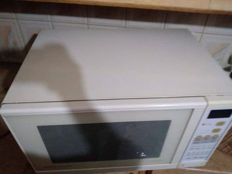 MICROWAVE heating and baking 0