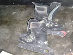 used good condition skating shoe's size men 8 to 9 easily