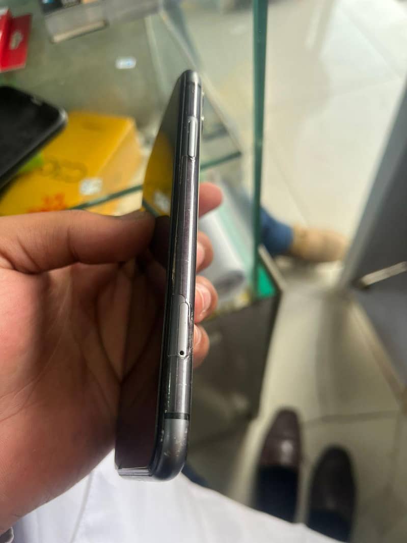 iPhone 11 non pta up for sale 0