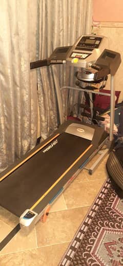 Lifefitness treadmill with massager