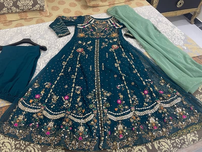 Nadia farooqi hit design in reasonable price 1