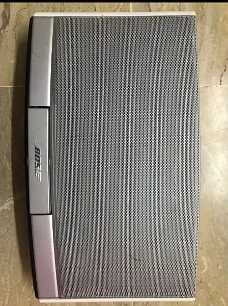 Bose sound Dock Portable Digital Music System 1