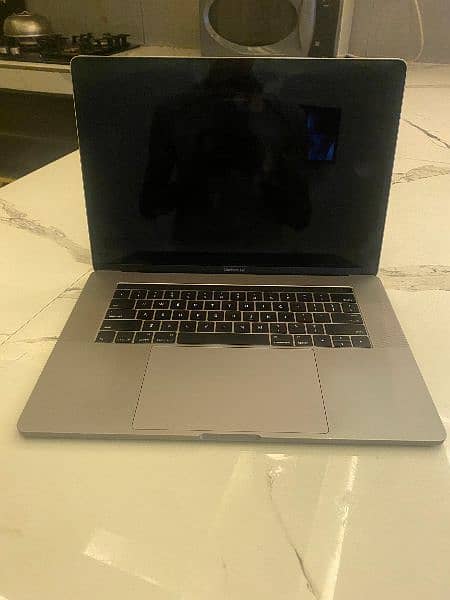 MacBook pro 15.4 up for sale 9