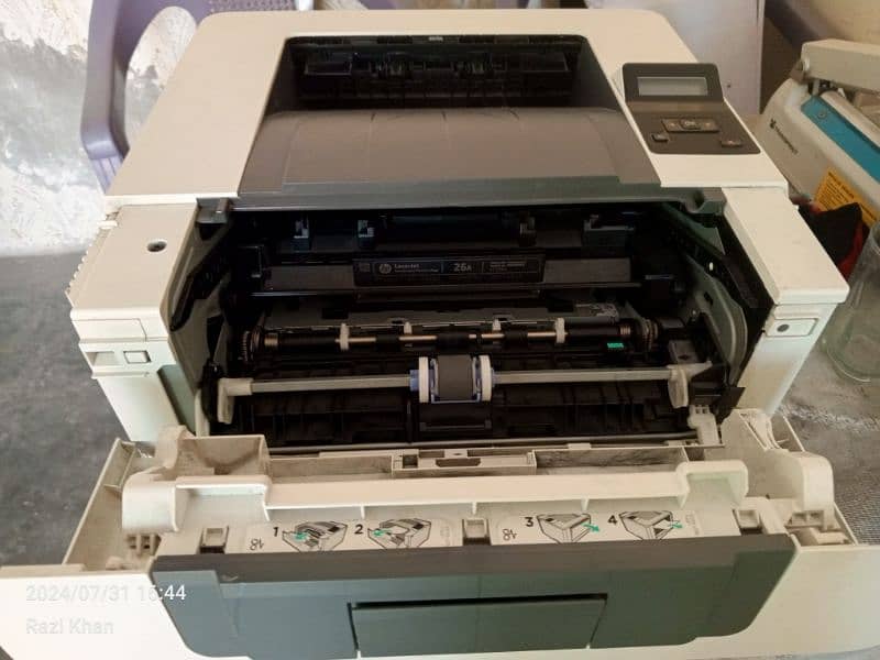 Hp printer 402dn Argent Sell 2