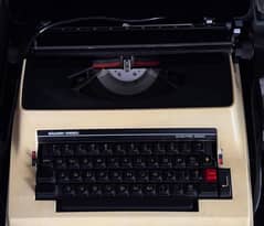 Silver read Semi auto type writer