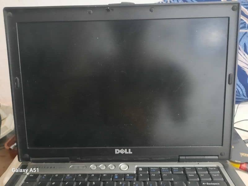 Dell core 2do 4gbram 80 gb memory low price laptop 3