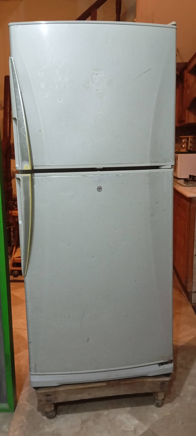 Dawlance Refrigerator for Sale with Genuine Gas 1