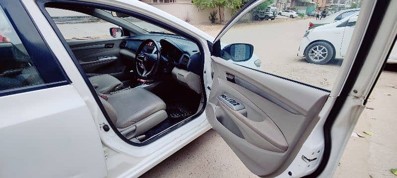 Honda City IVTEC 2015 57k Orignal Condition 10