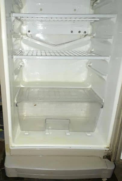 used Dawlance fridge 9