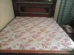 used bed room set with matres but look like new