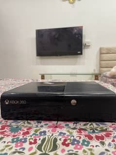 Xbox 360 live with all accessories and with 8 games only in 25000