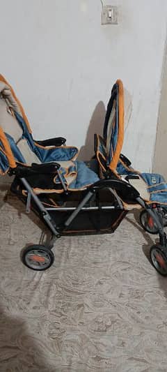 condition 10 by 10 for 2 kids pram