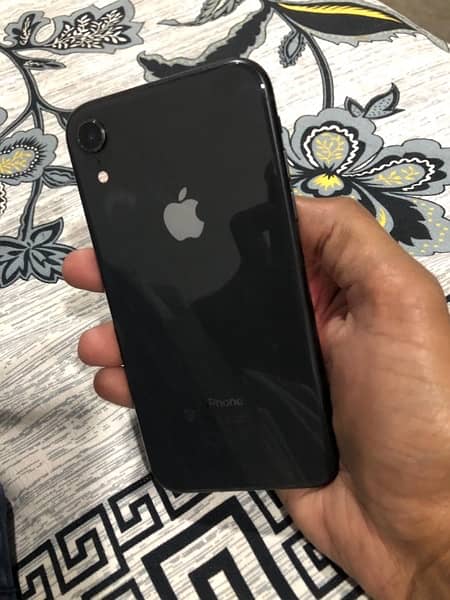 iphone Xr black 64Gb Pta Approved 2