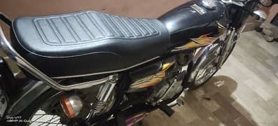 125 Honda Model 2021 like new condition ok hai