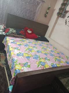 URGENT SALE BED WITH METRESS AND DRESSING