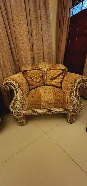 Luxurious Sofa Set 1