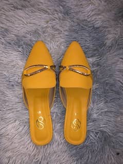 Borjan Yellow Pumps/formals