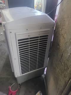 GFC AIR COOLER WITH 7 ICE BOTTLE