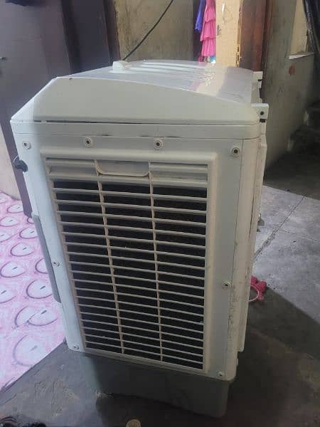 GFC AIR COOLER WITH 7 ICE BOTTLE 4