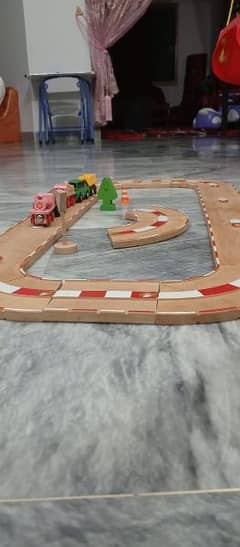 wooden car track & magnetic cars,train set