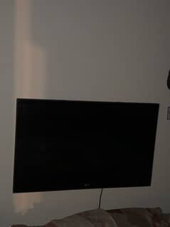 LG TV for sale (32 inch)