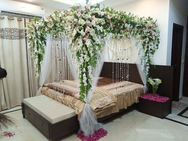 Decore room and cars from fresh flowers and artificial flowers 10