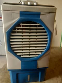 Air cooler 12 volt 10/10 condiotion with supply. 0