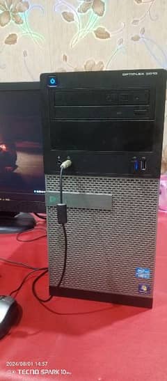 Compact PC with Core i3, 8GB RAM, and AMD Radeon Graphics