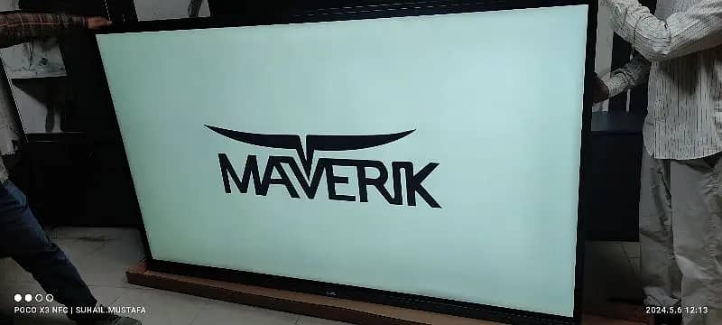 Maverik Interactive flat panel touch screen | Smart board 3