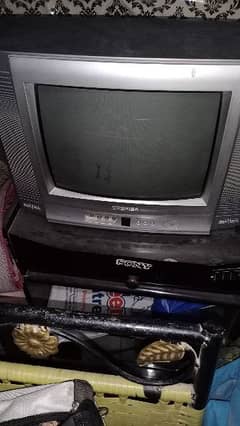 Toshiba made in Japan television with TV trolly. 0