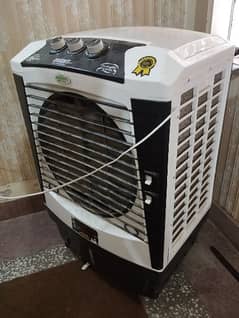 Air Cooler orient 10/10 Condition 2 month phly liya hai