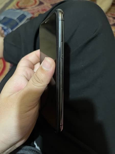 Iphone 11 Pro Grey 1