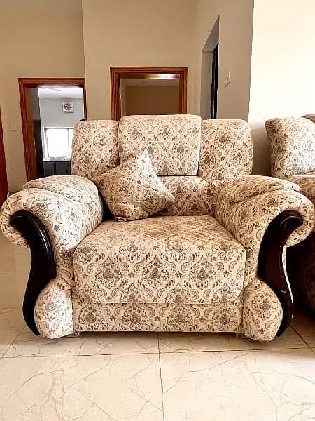 Sofa set urgent sale 0