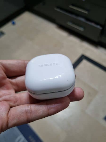 Samsung Galaxy Buds FE 1