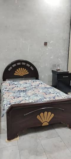 single bed, double bed, dressing table