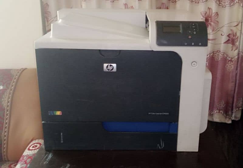 hp colour laserjet CP4525 1