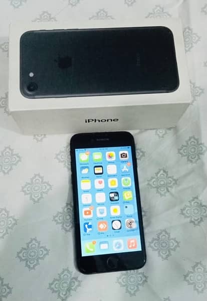 iphone 7 32 GB with Box PTA Approved 1