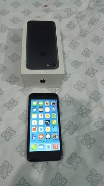 iphone 7 32 GB with Box PTA Approved 4