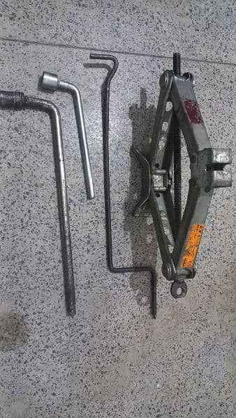 Car jack japani with accessories 1