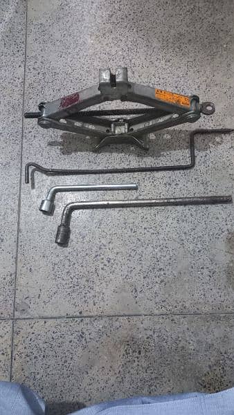 Car jack japani with accessories 4