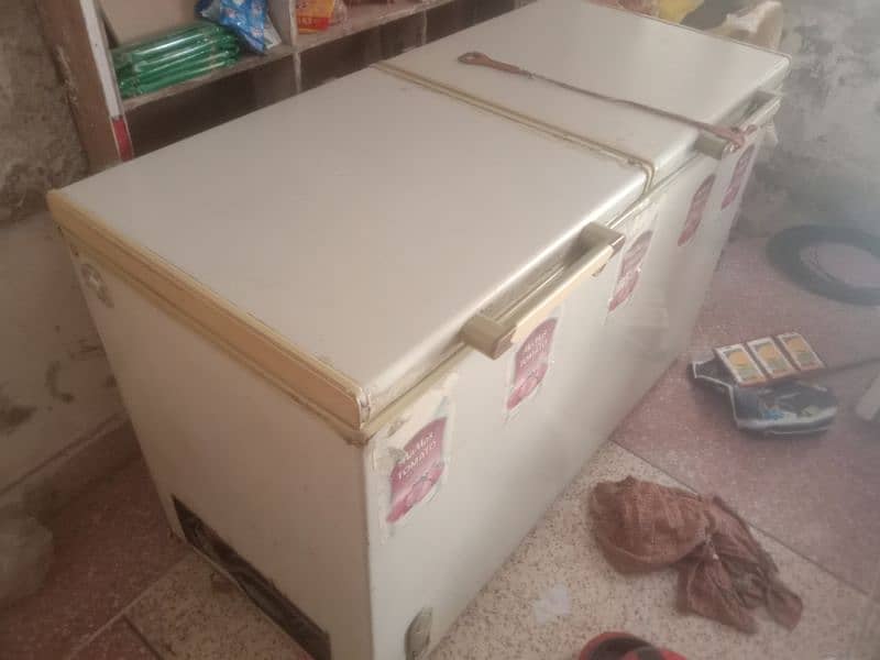 deep freezer for shop or home use is available for sale 1