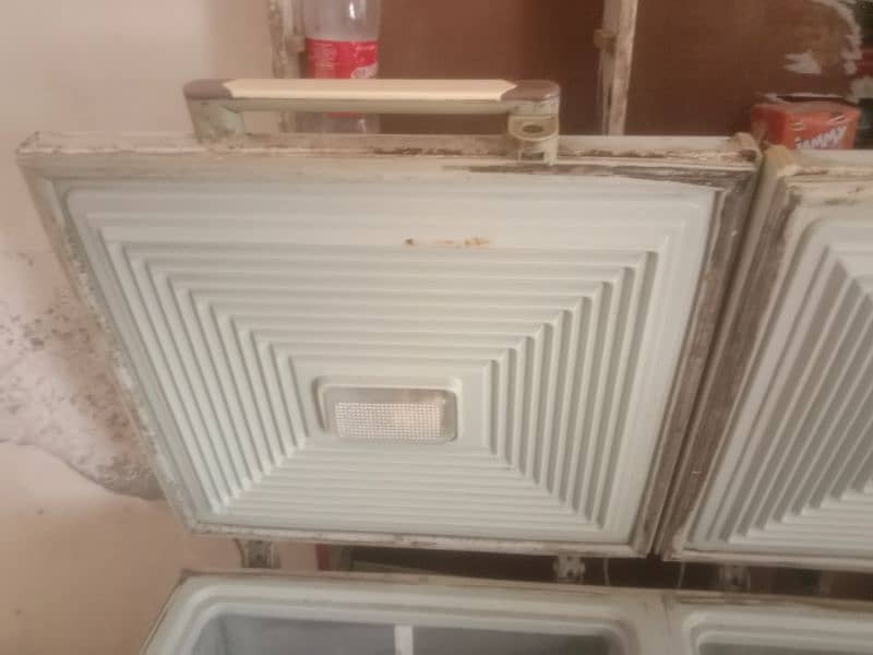 deep freezer for shop or home use is available for sale 3