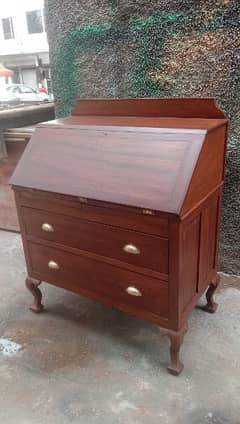 Writing Bureau ( vintage item)