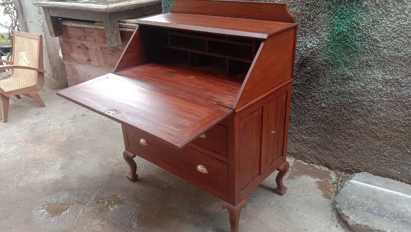 Writing Bureau ( vintage item) 1