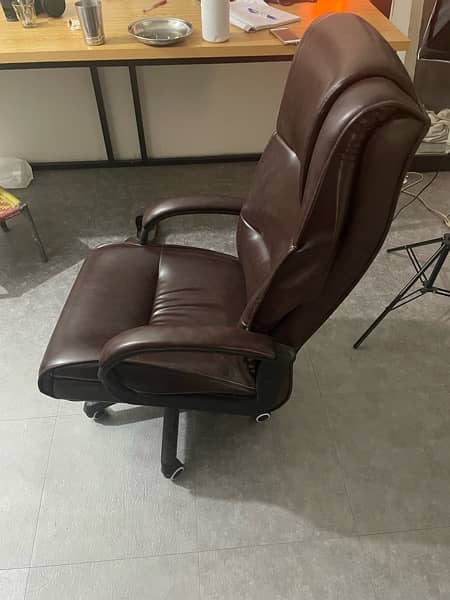 Ofiice Chair 1