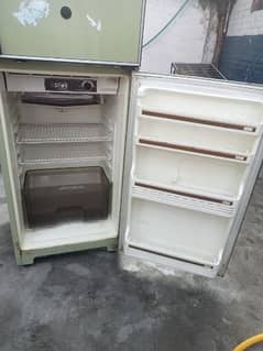 fridge for sale karna hai urgent