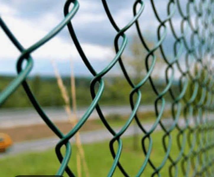 Razor wire Barbed wire Mesh Security jali / pipe Chain link Fence 8