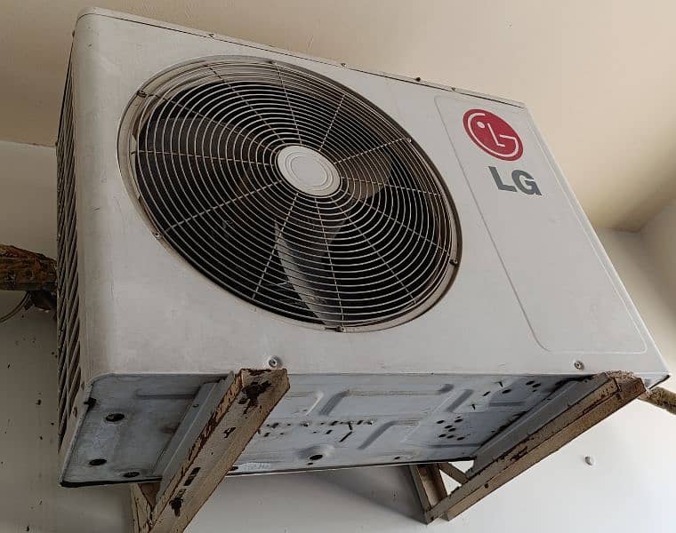 Imported LG Split Ac 1.5 Ton, Plasma Model. Non Inverter 3