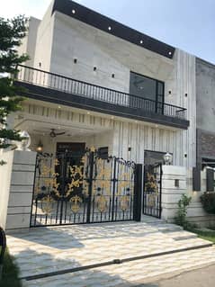 8 MARLA FULL LEVISH AND LUXURY HOUSE AVAILABLE FOR SALE IN DHA 9 TOWN A BLOCK
