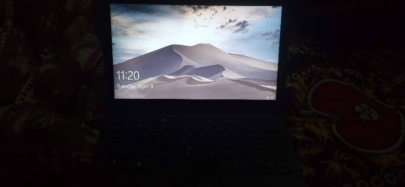 lenovo i7 5th gen 8/128 4